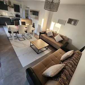 https://apartament-1.hotels-rhonealpes.com